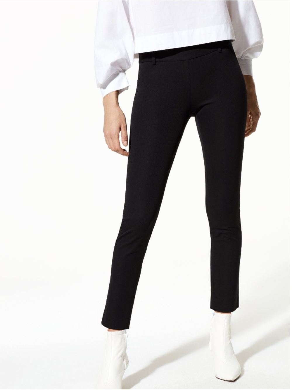 447. Aritzia Babaton Elliot Low Rise Slim Leg Pants Black Size 10